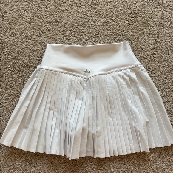 ALO Yoga White Pleated Skater Skirt - Picture 2 of 5